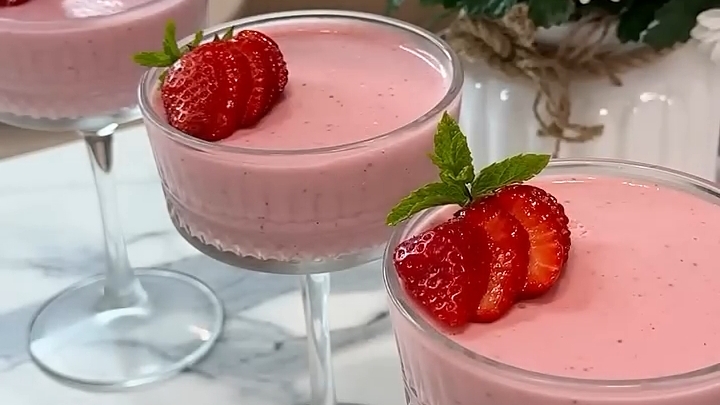 Настоящий летний ДЕСЕРТ...🍮🍓😋    Рецепт в описании ✍️