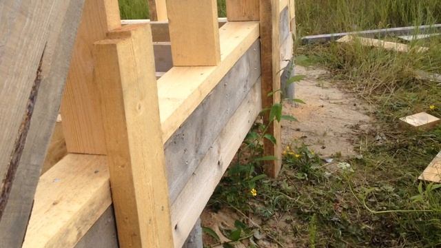 Продаётся недостроенный дом с мансардой (130 м²) на участке 10 соток в развитом СНТ (70 км от КАД).