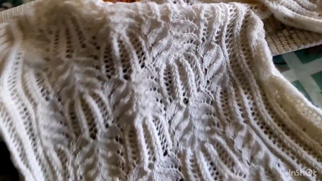 летний кардиганчик цвета брусники довязан, цветут пионы, начинаю новый старый проект.