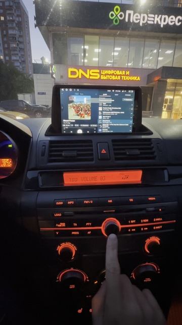 Mazda 3 BK Android магнитола в верхней центральной панели торпедо с воздуховодами