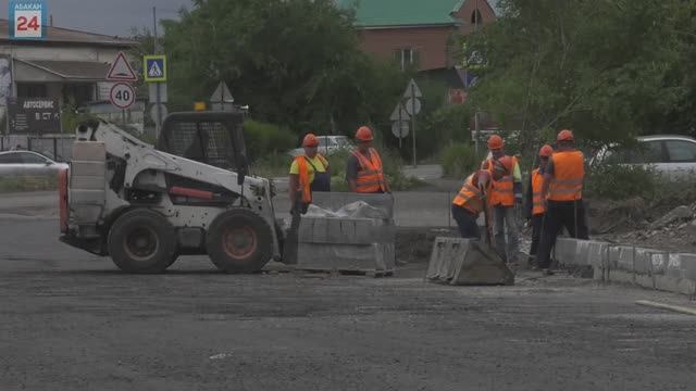 Развивающийся район Арбан в столице Хакасии прирастает газонами, тротуарами и новыми дорогами