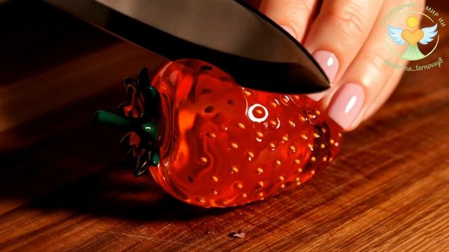 Стеклянный фруктовый напиток. АСМР ИИ. #иивидео #видеоии #трендии #стеклянныефрукты #фруктыизстекла