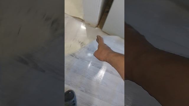 укладка линолеума