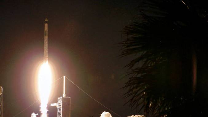SpaceX запустила ракету Falcon 9 с 27 спутниками Starlink на борту