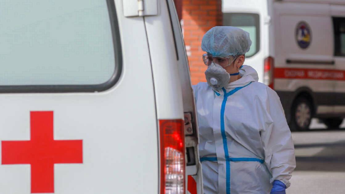 Ребенок, которому сломали позвоночник в Шереметьеве, начал открывать глаза