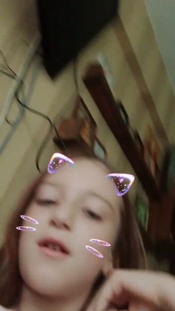 1000013984.mp4 рисуем диване котик