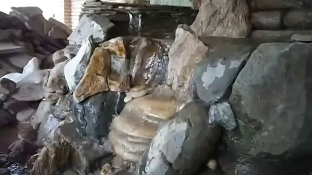 водопад с водоёмом и мостиком,и рукопомойник).mp4