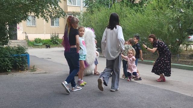День рождения во дворе 2