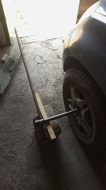 откручиваем гайку