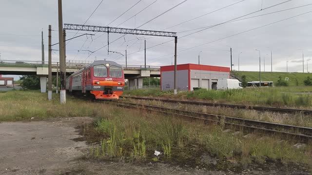 электропоезд ЭД4М-0082 сообщением СПБ(Финл. вкз.)-Кузнечное на перегоне Пискаревка-Ручьи