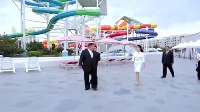 Видео с открытия Ким Чен Ыном ожидающего российских туристов северокорейского курорта