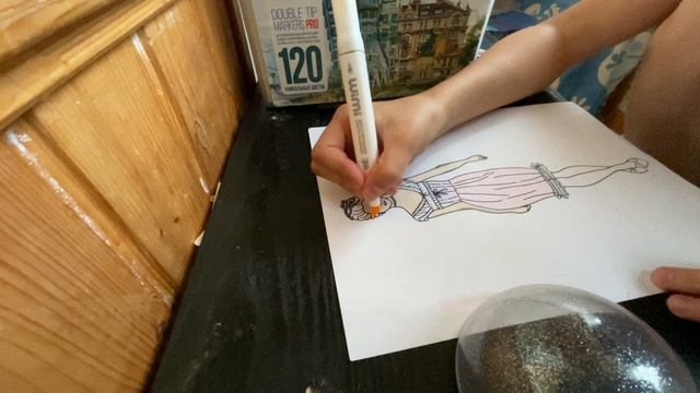 Раскраска бумажной куклы