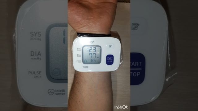 Обзор покупки на Озон.Тонометр давления на запястье Omron.Серия3.mp4