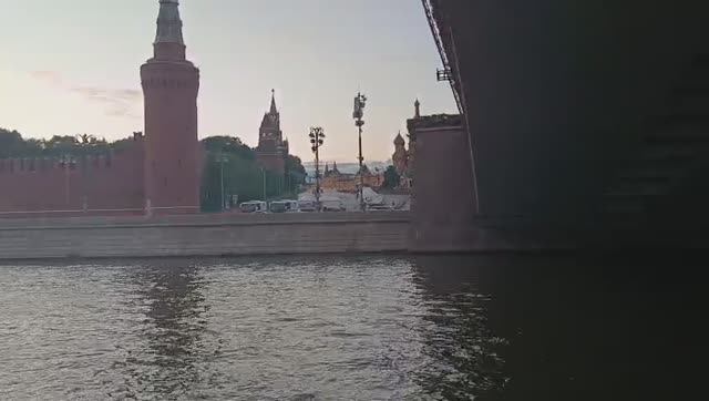 В моей блуждающей судьбе, Москва, я думал о тебе!