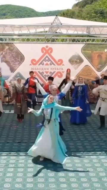 Какой же у нее бьютифул дресс
