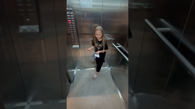 Милана ищет Лабубу ! Квест !