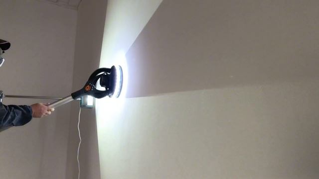 Шлифую стены под покраску новой шлифмашинкой