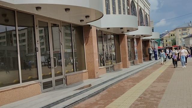 Сутки в поезде.Почти час стоим в Казани.Ищу,где купить еду. Доехали до Ульяновска, кто меня встретил