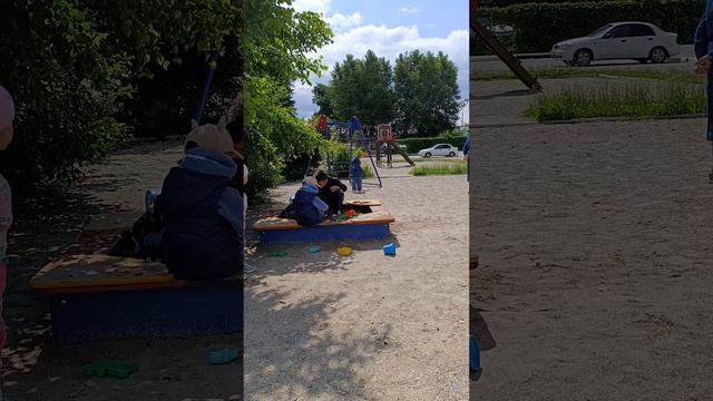 Встретились с частным садиком на детской площадке