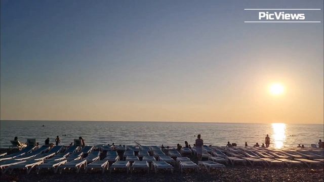 Пляж в Батуми сегодня 28 июня 2025. Грузия. Чёрное море. Погода в Батуми сейчас. Центральный пляж