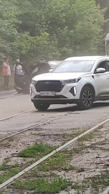 Еще видео с места сегодняшней аварии на улице Бориса Орлова в Донецке