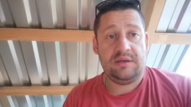 У меня появилась крыша, дела идут, стройка в полном разгаре.