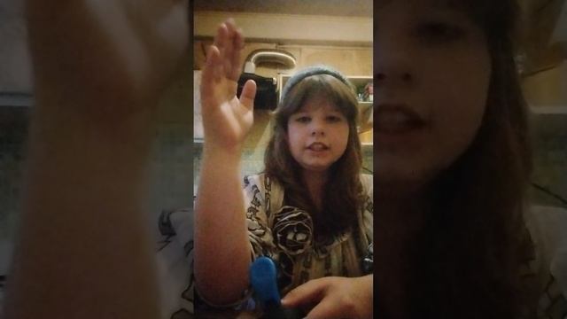 кто знает меня и смотрел мой Ютуб ставят лайк,а если не знаете,пишите комментарий
