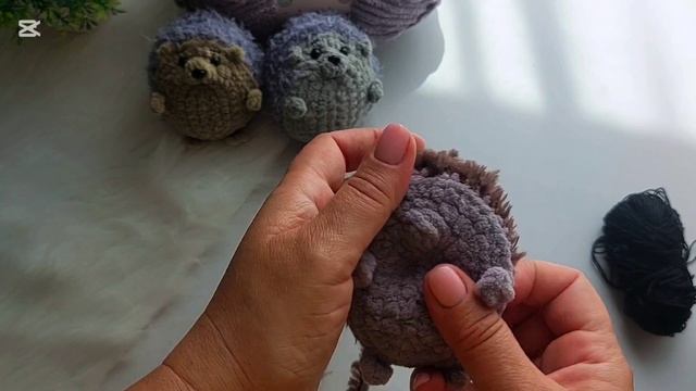 Пошаговый мастер-класс маленький ёжик крючком из плюшевой пряжи
