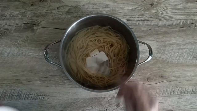 КАК ПРИГОТОВИТЬ СЛИВОЧНЫЕ МАКАРОНЫ С ТВОРОЖНЫМ СЫРОМ И ЗЕЛЕНЬЮ? Быстро и просто, на обед или ужин!