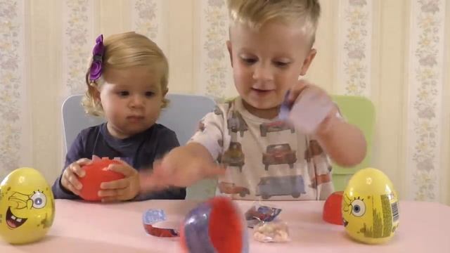 Рома и Диана ★ Unboxing Kinder Surprise and Eggs Spiderman and Spongebob Kinder Surprise Spongebob S