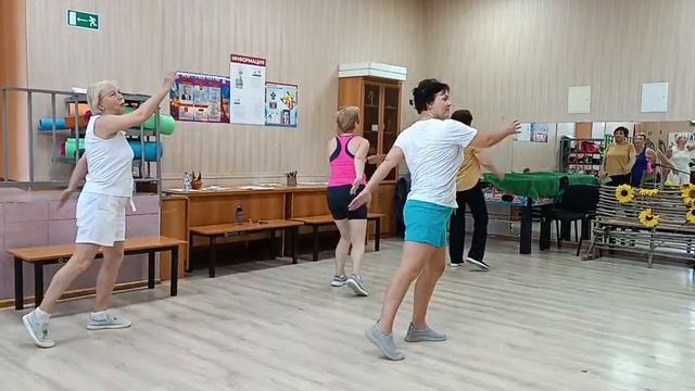 зумба.фитнес танцы.по 5 подходов в день