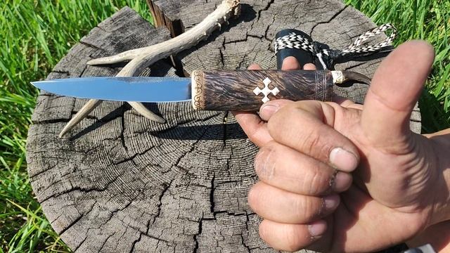 Якутский нож с оберегами для ценителей красивых ножей