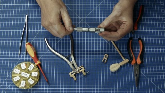 Как заменить штифт в шультерном капсюле пианино