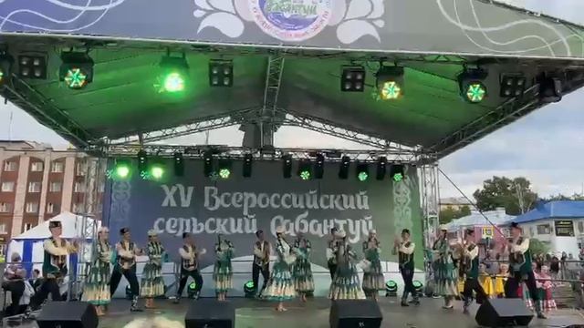 КОНЦЕРТ ДУХОВОГО ОРКЕСТРА И МАСТЕРОВ ИСКУССТВ РЕСПУБЛИКИ ТАТАРСТАН В ВЯТСКИХ ПОЛЯНАХ