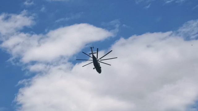 Вертолёт над головой