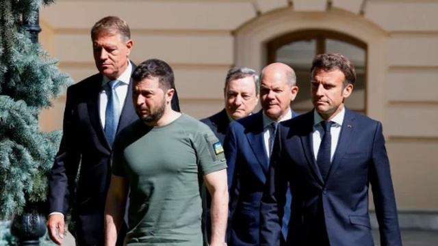 Тень над Елисейскими полями.