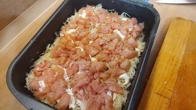 Невероятная куриная запеканка с кабачками, картофелем и помидорами