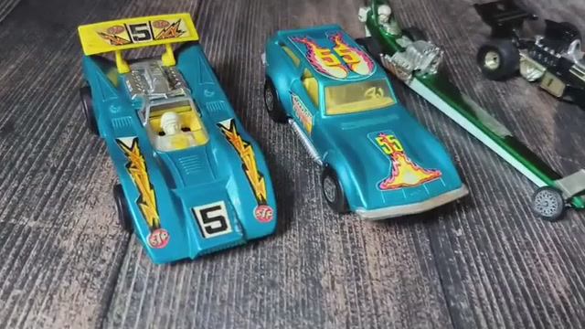 Модели гоночных машин Matchbox и Corgi toys