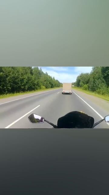 Просто обогнал... #shorts