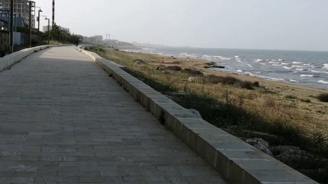 Каспийское море в Дербенте , красивые волны шум моря и ветра, красивыйпейзаж,прогулка по берегу мор