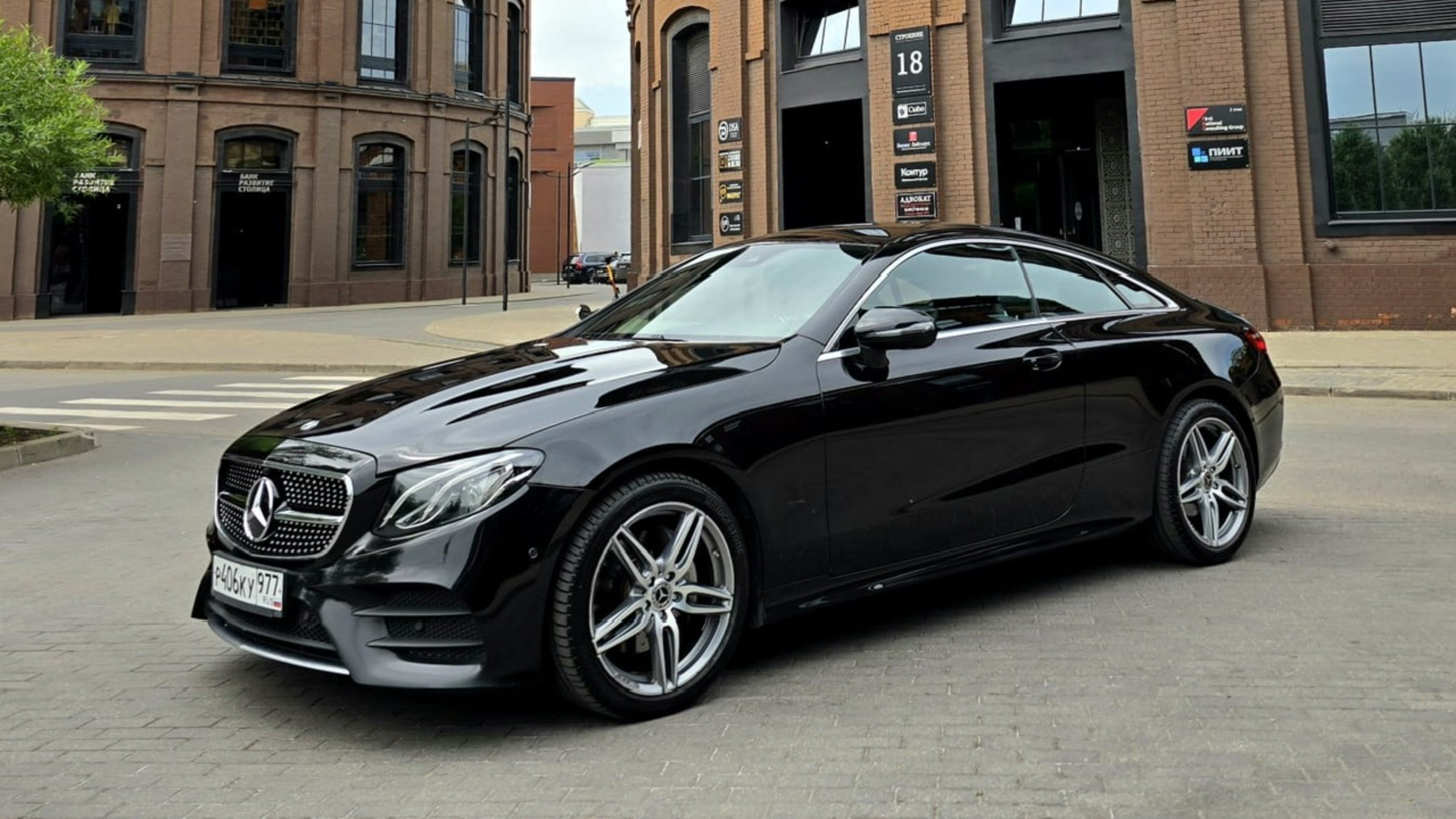В продаже Mercedes E купе 2018 г