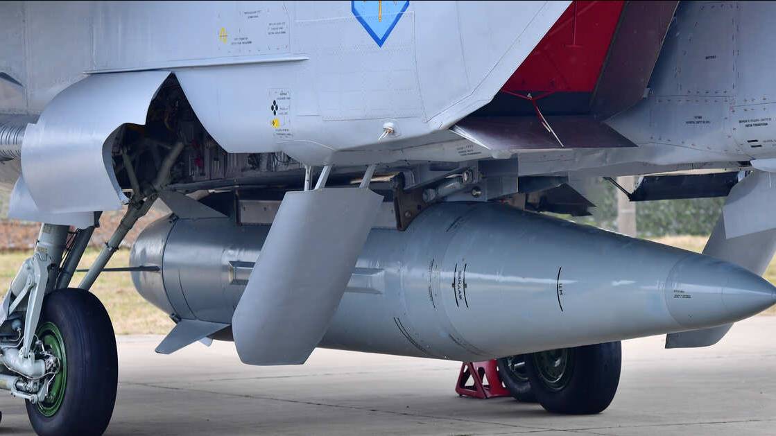 Армия России ударила "Кинжалом" по украинским военным объектам