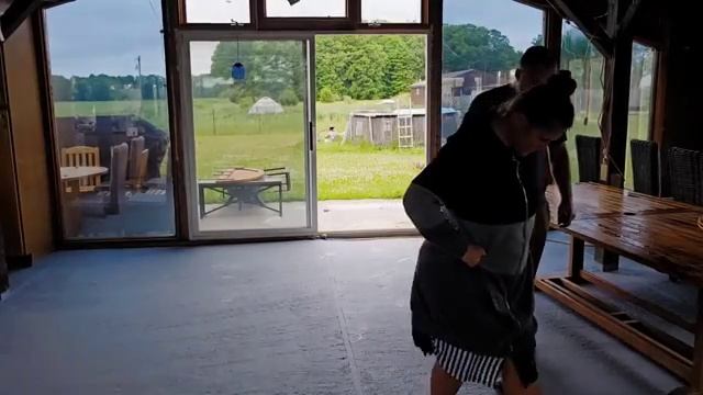 Сельчанка в Америке. ДЕШЁВЫЙ ПОЛ ДЛЯ БЕСЕДКИ.