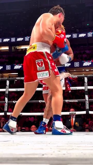 💥Джейк Пол спокойно разобрался с Хулио Сезаром Чавесом-младшим!