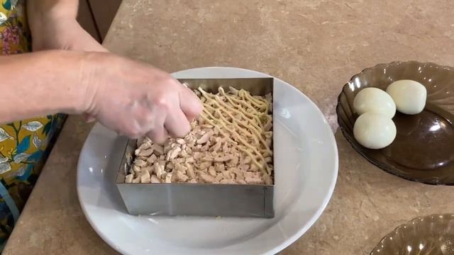 КОНКУРЕНТ  Оливье  и  Шубы...