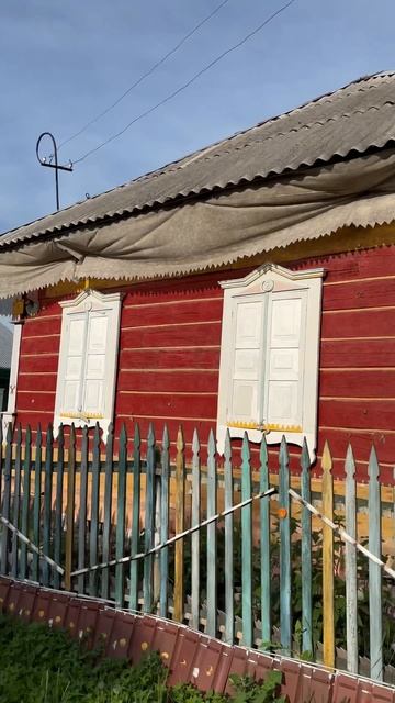 Очень привлекает внимание необычный дизайн фасада.