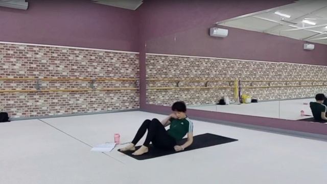 Хатха-йога. Работа с прессом и нижней частью тела.