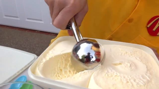 Мистер Макс • Mister Max - Макс и Кэти делают покупки в папином Волшебном Макдоналдсе