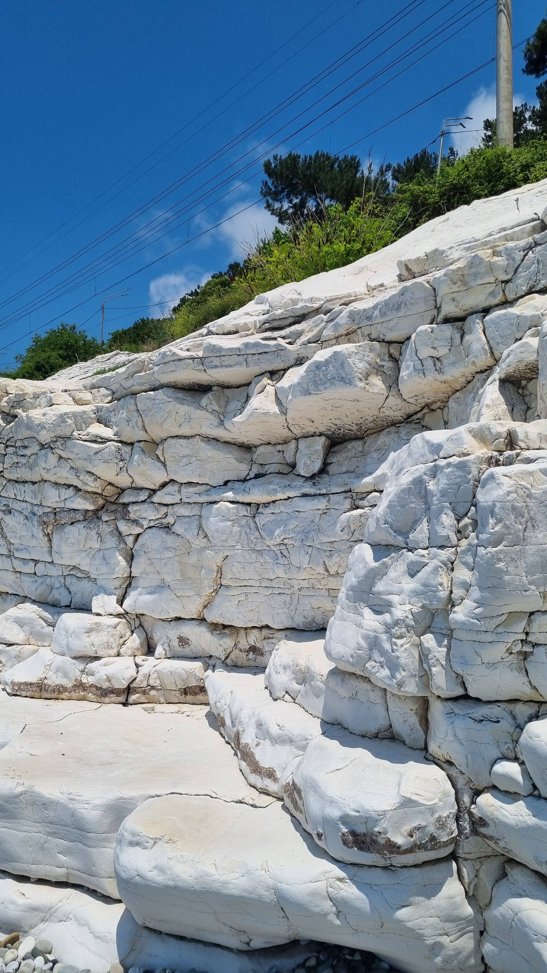 ЦАНДРИПШ.БЕЛЫЕ СКАЛЫ.