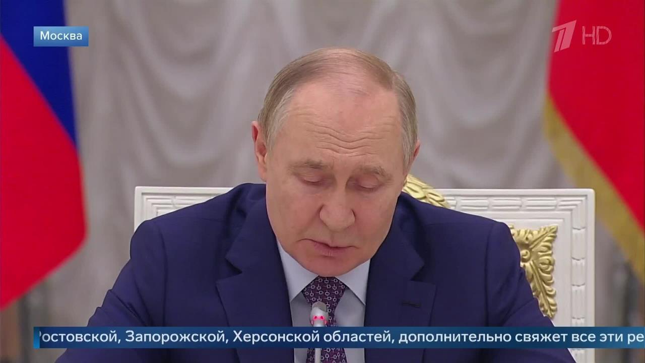 Путин поручил наращивать строительство жилых домов в новых регионах